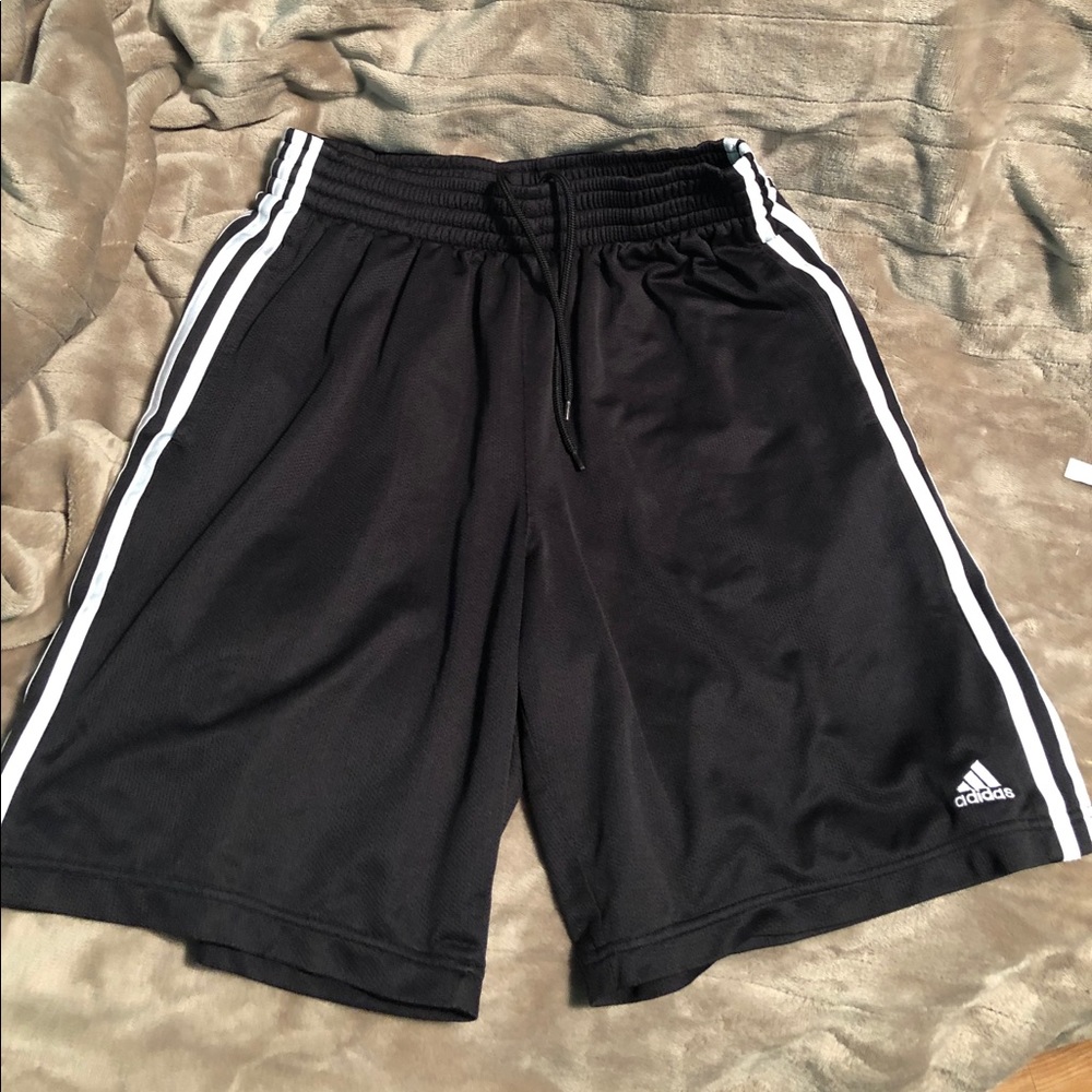 EUC medium 9” inseam adidas mesh shorts